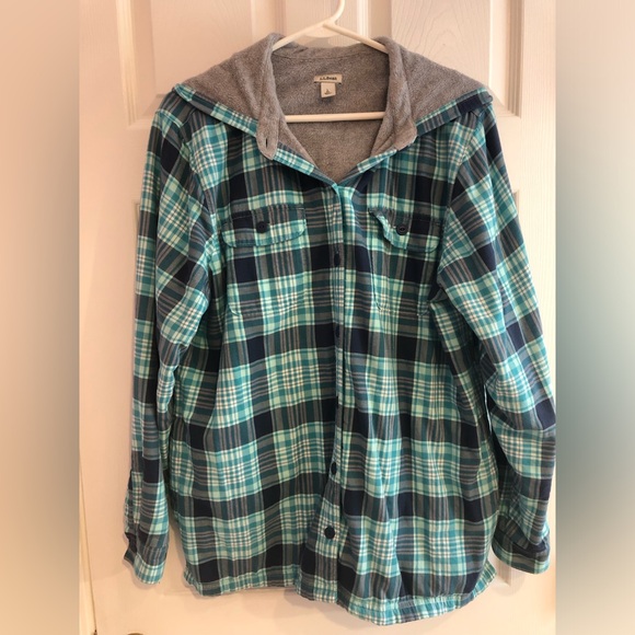 L. L. Bean Women‘s Fleece Lined Flannel Hooded Shirt - Picture 1 of 9
